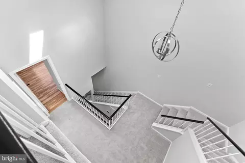 Entry Way - 7442 Emerald Dr, Manassas, VA 20109 photo 3 of 5