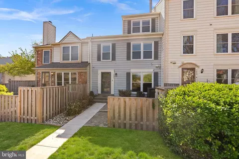 Exterior - 7442 Emerald Dr, Manassas, VA 20109 photo 2 of 4