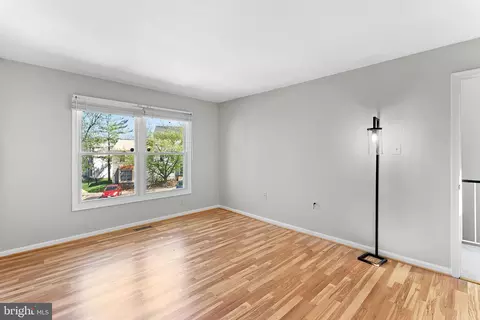 Living - 7442 Emerald Dr, Manassas, VA 20109 photo 5 of 6