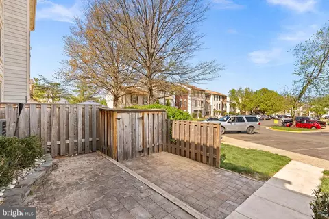Exterior - 7442 Emerald Dr, Manassas, VA 20109 photo 4 of 4