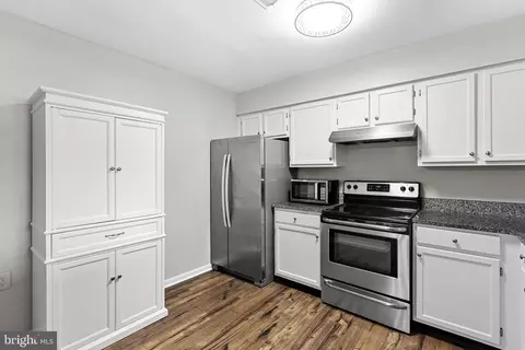 Kitchen - 7442 Emerald Dr, Manassas, VA 20109 photo 4 of 5