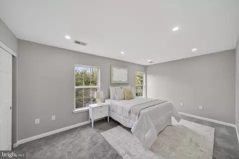 Bedroom - 6934 Village Stream Pl, Gainesville, VA 20155 photo 2 of 2