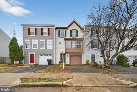 6934 Village Stream Pl, Gainesville, VA 20155