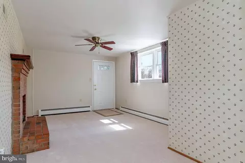 Living - 9608 Lafayette Ave, Manassas, VA 20109 photo 7 of 7