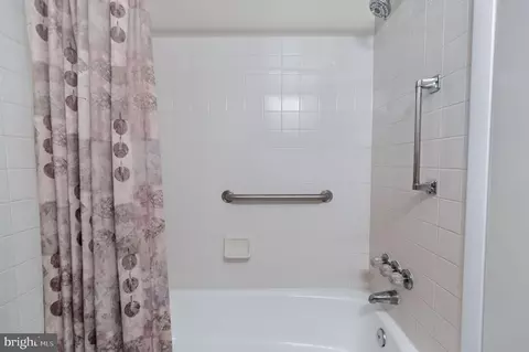 Bath - 9608 Lafayette Ave, Manassas, VA 20109 photo 2 of 4
