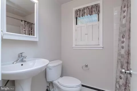 Bath - 9608 Lafayette Ave, Manassas, VA 20109 photo 1 of 4