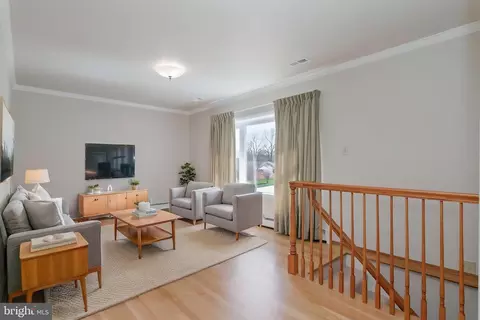 Living - 9608 Lafayette Ave, Manassas, VA 20109 photo 2 of 7