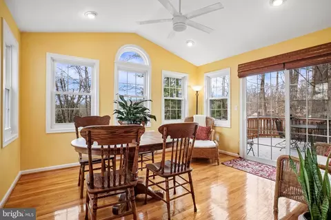 15418 Beachview Dr, Dumfries, VA 22025 photo 6