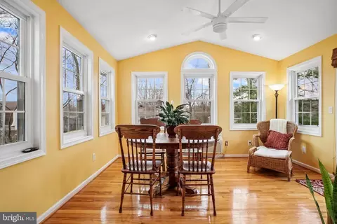 15418 Beachview Dr, Dumfries, VA 22025 photo 8