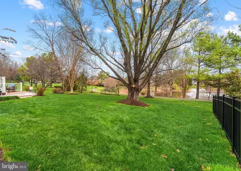 Exterior - 6913 Bitterroot Ct, Gainesville, VA 20155 photo 9 of 12