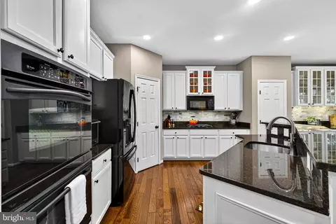 Kitchen - 6913 Bitterroot Ct, Gainesville, VA 20155 photo 1 of 3