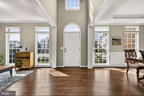 Entry Way - 6913 Bitterroot Ct, Gainesville, VA 20155 photo 2 of 6