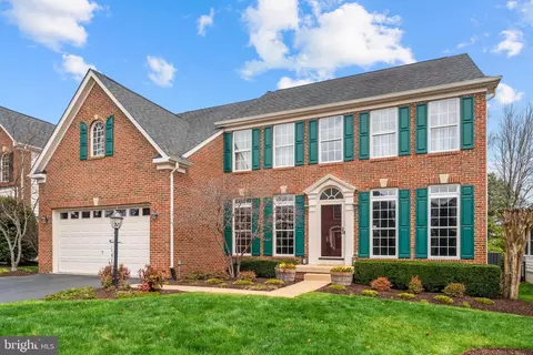 Exterior - 6913 Bitterroot Ct, Gainesville, VA 20155 photo 3 of 12