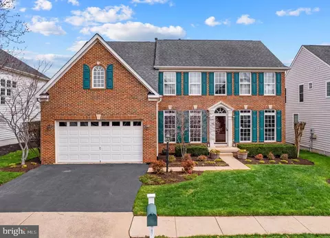 Exterior - 6913 Bitterroot Ct, Gainesville, VA 20155 photo 2 of 12