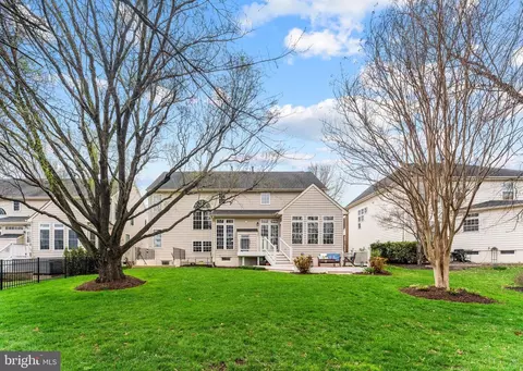 Exterior - 6913 Bitterroot Ct, Gainesville, VA 20155 photo 6 of 12