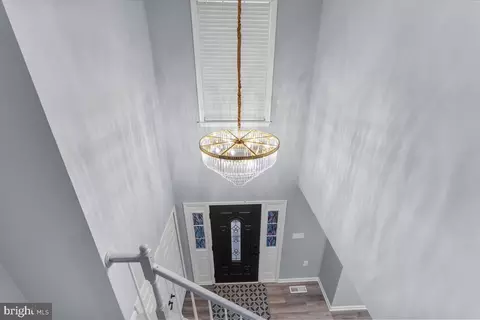 Entry Way - 10415 Labrador Loop, Manassas, VA 20112 photo 2 of 9
