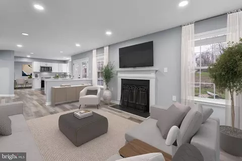 Living - 10415 Labrador Loop, Manassas, VA 20112 photo 3 of 8