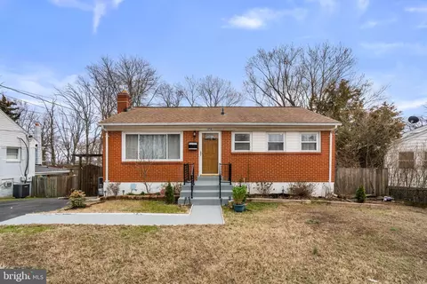 1713 Rosa Dr, Woodbridge, VA 22191