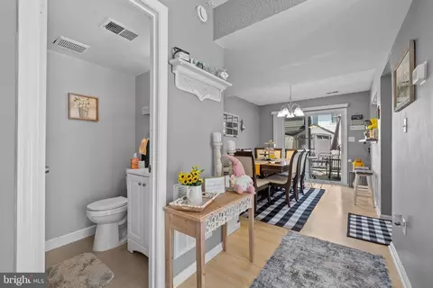 Entry Way - 3716 Tavern Way, Triangle, VA 22172 photo 3 of 5