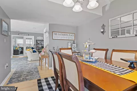 Dining - 3716 Tavern Way, Triangle, VA 22172 photo 2 of 2