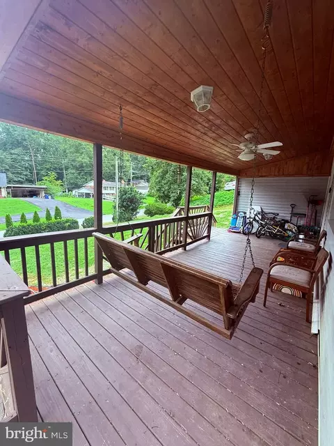 Exterior - 18318 Sharon Rd, Triangle, VA 22172 photo 2 of 6