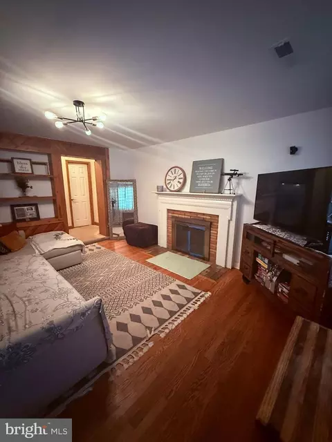 Other - 18318 Sharon Rd, Triangle, VA 22172 photo 3 of 13
