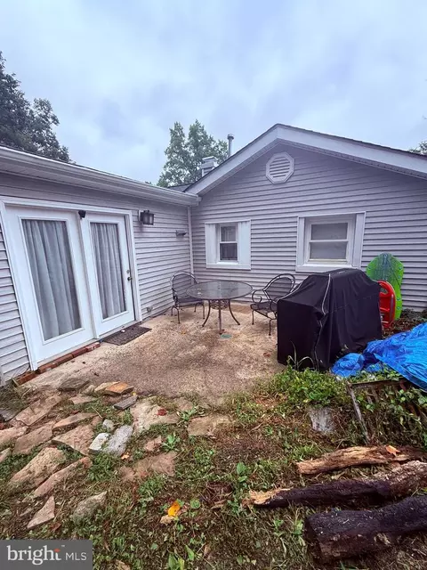 Exterior - 18318 Sharon Rd, Triangle, VA 22172 photo 4 of 6