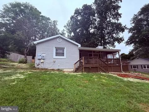 Exterior - 18318 Sharon Rd, Triangle, VA 22172 photo 1 of 6