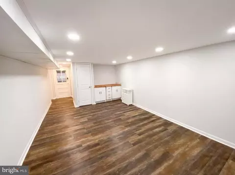 Living - 18320 Candice Dr, Triangle, VA 22172 photo 5 of 5