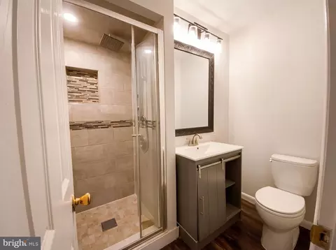 Bath - 18320 Candice Dr, Triangle, VA 22172 photo 2 of 4