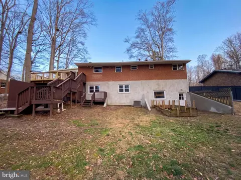 Exterior - 18320 Candice Dr, Triangle, VA 22172 photo 2 of 3
