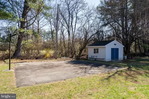 Exterior - 6017 Wheeler Ln, Broad Run, VA 20137 photo 9 of 9