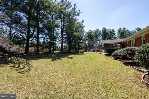 Exterior - 6017 Wheeler Ln, Broad Run, VA 20137 photo 4 of 9