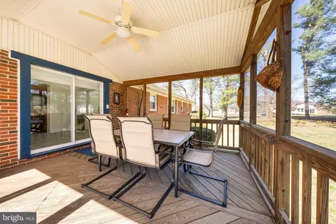 Exterior - 6017 Wheeler Ln, Broad Run, VA 20137 photo 2 of 9