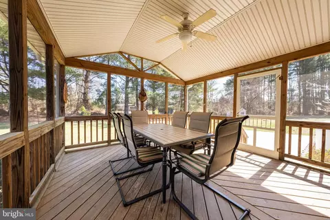 Exterior - 6017 Wheeler Ln, Broad Run, VA 20137 photo 1 of 9