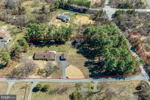 View/Area - 6017 Wheeler Ln, Broad Run, VA 20137 photo 3 of 4