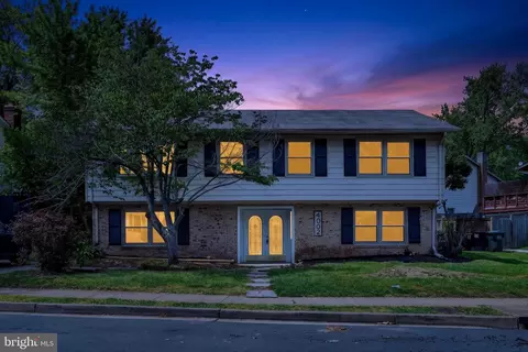 4002 Forge Dr, Woodbridge, VA 22193