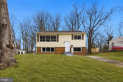14211 Randall Dr, Woodbridge, VA 22191