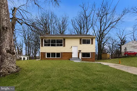 14211 Randall Dr, Woodbridge, VA 22191