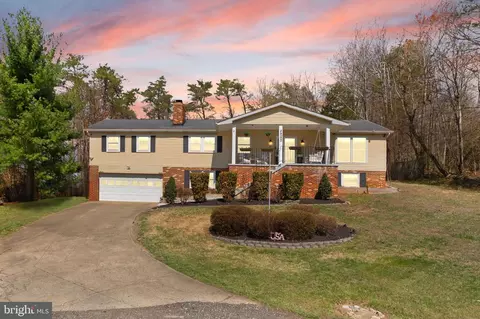 9000 Forestview Dr, Manassas, VA 20112