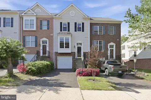 9814 Cheshire Ridge Cir, Manassas, VA 20110