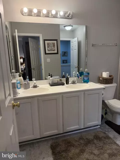 Bath - 8575 Cold Harbor Loop, Manassas, VA 20111 photo 2 of 2