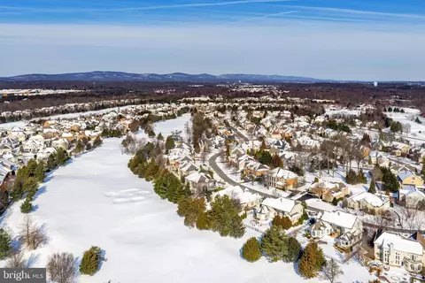 View/Area - 8268 Roxborough Loop, Gainesville, VA 20155 photo 5 of 15