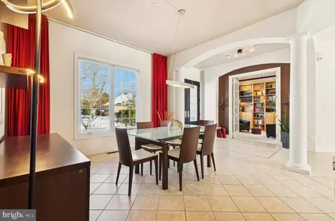 Dining - 8268 Roxborough Loop, Gainesville, VA 20155 photo 3 of 7