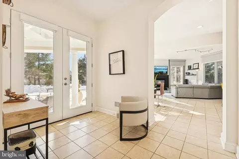 Entry Way - 8268 Roxborough Loop, Gainesville, VA 20155 photo 5 of 13