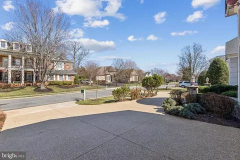 Exterior - 8268 Roxborough Loop, Gainesville, VA 20155 photo 8 of 29
