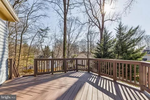 Exterior - 15056 Silver Leaf Ct, Dumfries, VA 22025 photo 2 of 2