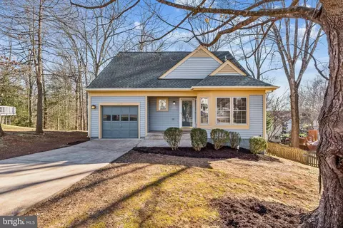 15056 Silver Leaf Ct, Dumfries, VA 22025