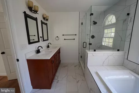 Bath - 6195 River Forest Dr, Manassas, VA 20112 photo 4 of 8