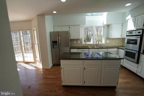 Kitchen - 6195 River Forest Dr, Manassas, VA 20112 photo 2 of 6